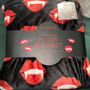 Vampire Lips Halloween Blanket